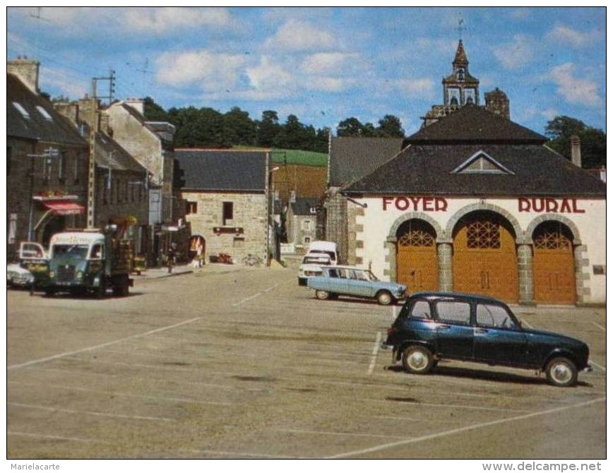 M734 * Saint Nicolas Du Pelem  Place Du Foyer Rural Ami 8 Sur Carte - Saint-Nicolas-du-Pélem