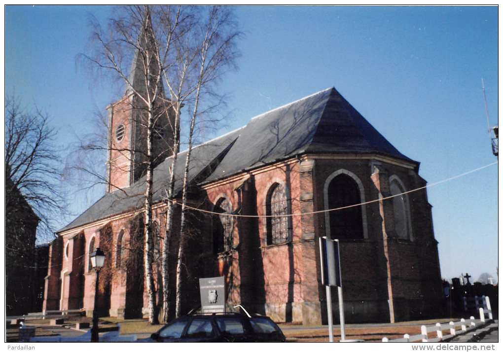 80.  FRIVILLE-ESCARBOTIN.  CARTE PHOTO.  L'EGLISE SAINT-HUBERT.  GROS PLAN.    EXEMPLAIRE UNIQUE. - Friville Escarbotin