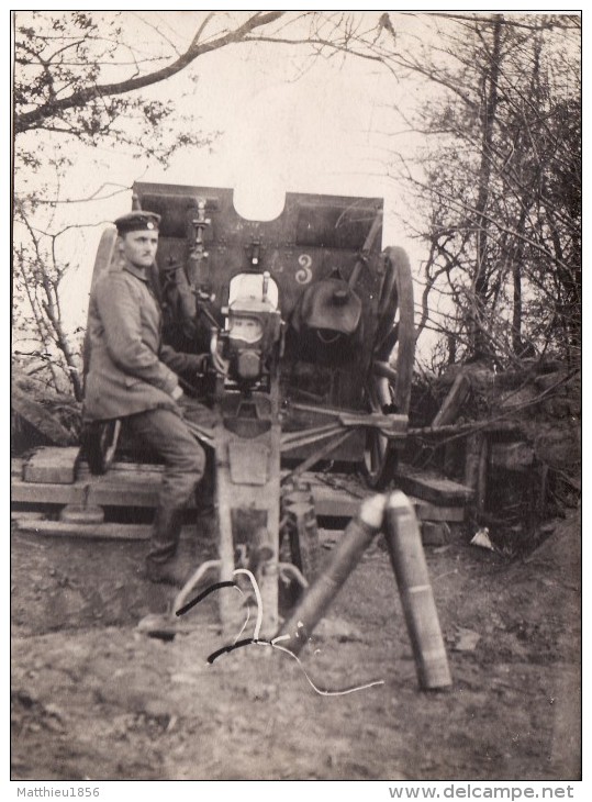 Photo 1915 Secteur BAS-WARNETON (Comines, Komen) - Un Artilleur Allemand Et Son Canon, Auteur De L´album (A88, Ww1, Wk1) - Comines-Warneton - Komen-Waasten