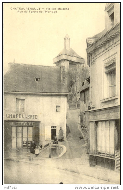 37/ CPA - Chateaurenault - Vieilles Maisons - Rue Du Tertre De L'Horloge - Autres & Non Classés