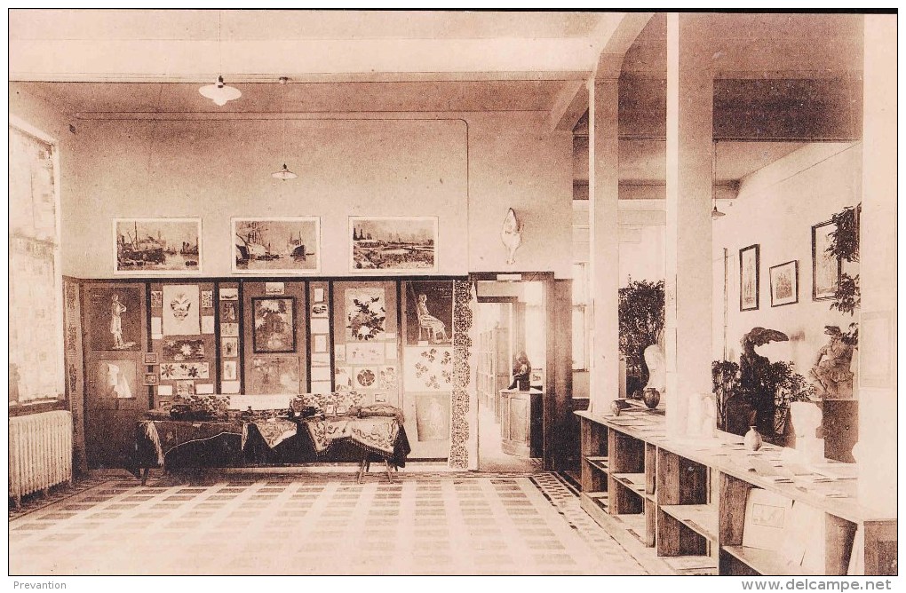 TRAZEGNIES - Maison De Tous. Bibliothéque, Salle De Lecture Pour Enfants - Courcelles