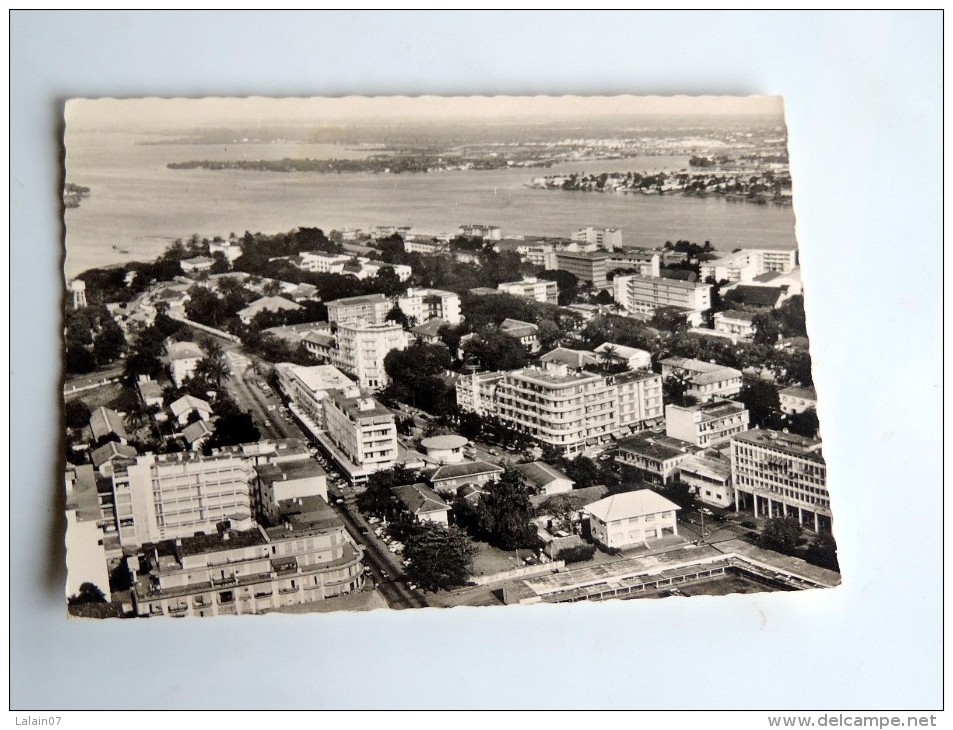 Carte Postale Ancienne : COTE D´IVOIRE : ABIDJAN : Plateau , De L'autre Coté Treich Ville - Costa D'Avorio