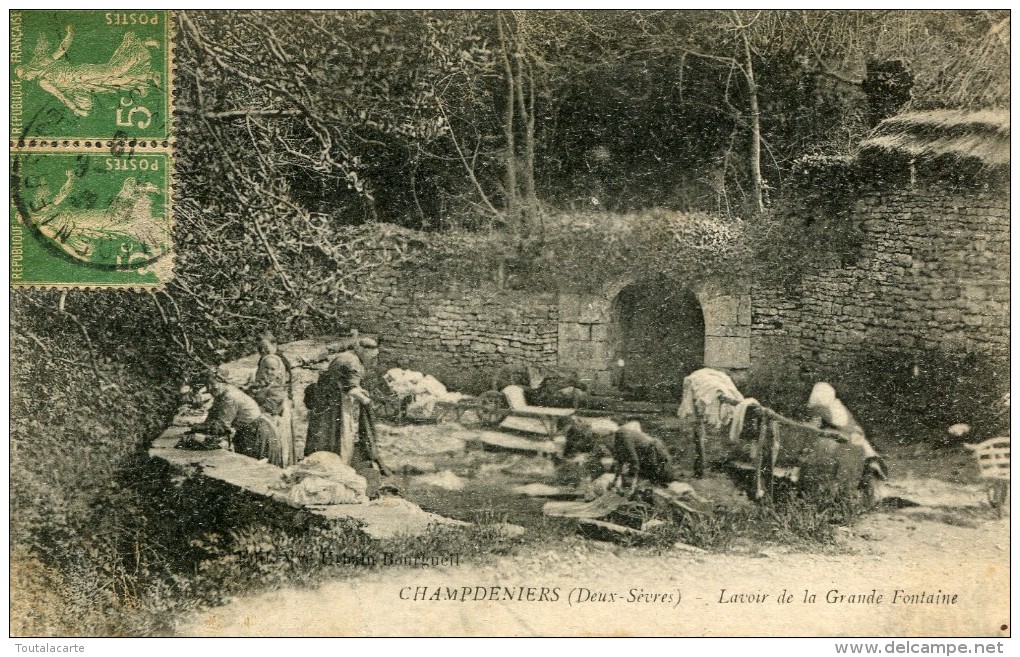 CPA 79 CHAMPDENIERS LAVOIR DE LA GRANDE FONTAINE  1919 - Champdeniers Saint Denis