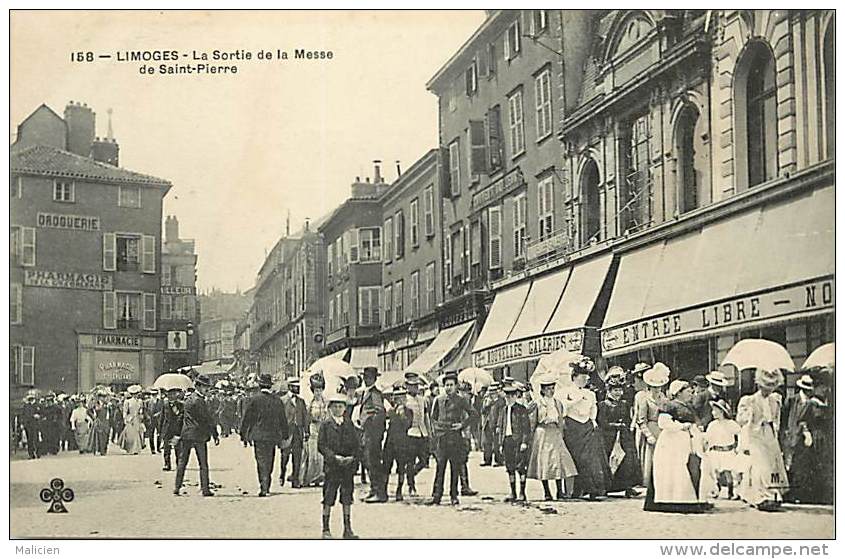 Dept Div- Haute Vienne -ref- V644 -  Limoges - La Sortie De Messe De Saint Pierre -  Carte Bon Etat - - Limoges