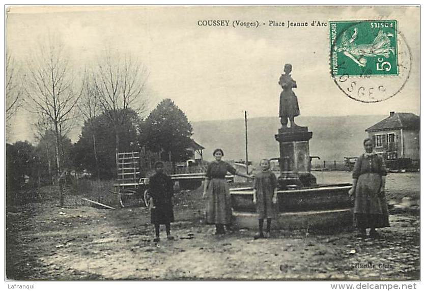 Depts Div -vosges - Ref V379- Coussey - Place Jeanne D Arc  - Carte Bon Etat   - - Coussey