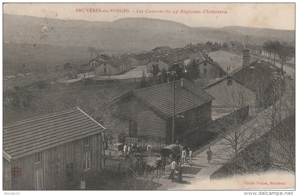 Bruyeres - Les Casernes Du 44ième  Regiment D'infanterie- Scan Recto- Verso - Bruyeres