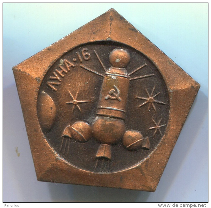 Space, Cosmos, Spaceship, Space Programe - LUNA 16, Russia, Soviet Union, Vintage Pin, Badge - Space