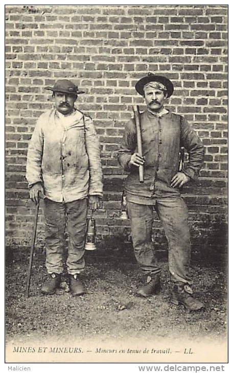 Pas De Calais  -ref-A 542 -  Mines - Mineurs - Mineurs En Tenue De Travail - Mine  -  Carte Bon Etat - - Mines