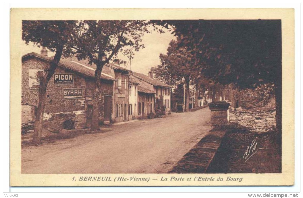 CPSM Berneuil 87 La Poste Et L'entrée Du Bourg Picon Byrrh - Autres & Non Classés