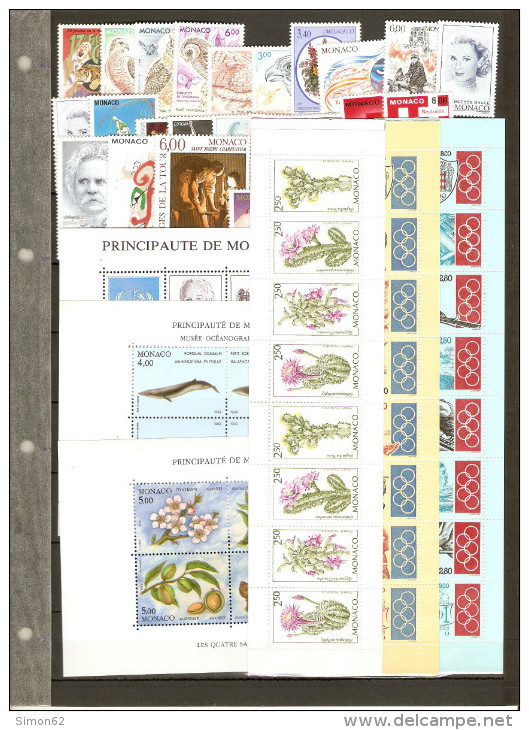 MONACO ANNEE COMPLETE  1993    61 TIMBRES NEUFS ** 3 CARNETS  3 BLOCS - Full Years