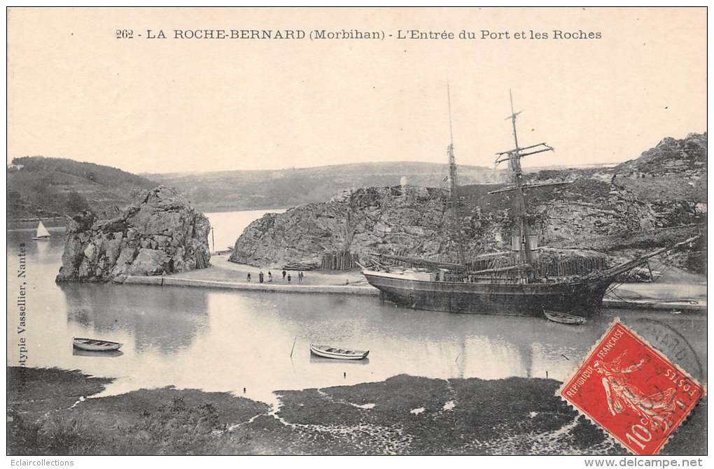 La Roche-Bernard    56      L'Entrée Du Port Et Les Roches  (Voilier A Quai) - La Roche-Bernard