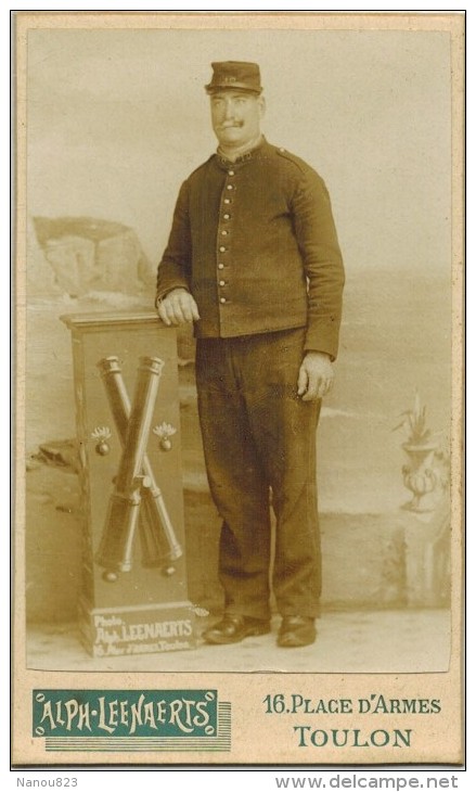 PHOTO CDV MILITARIA PORTRAIT Militaire Tenue Avec Armoiries Photographie Photographe ALPH LEENAERTS TOULON Epoque Empire - Guerre, Militaire