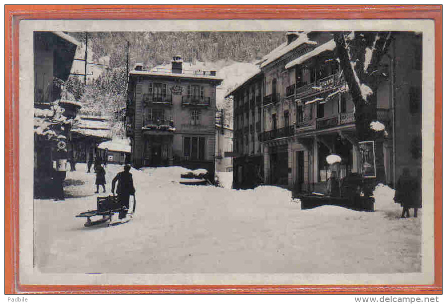 Carte Postale 74. Saint-Gervais  Hotel De La Poste Et Du Commerce Place De L'Eglise Sous La Neige  Trés Beau Plan - Saint-Gervais-les-Bains