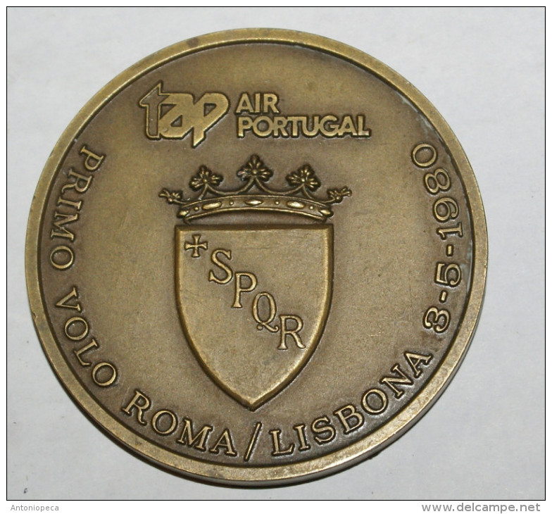 PORTUGAL - 1980, PRIMERO VOO LISBOA-ROMA AIR PORTUGAL BRONZE MEDAILLON - Professionali / Di Società