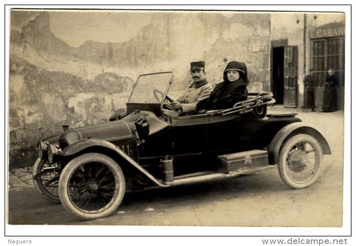 AUTOMOBILE TRES BEAU PLAN  -  CARTE PHOTO ADRESSER A MR L ABBE BOUYNE  CURE DE VANXAIN  24 - Voitures De Tourisme