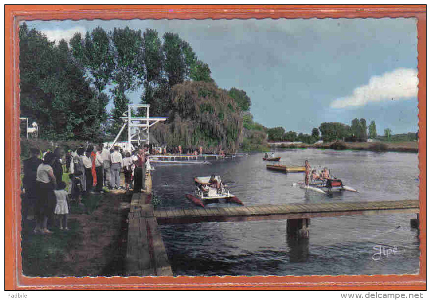 Carte Postale 72. Luche-Pringe  Pédalos Sur La Plage Aux Bords Du Loir  Trés Beau Plan - Luche Pringe