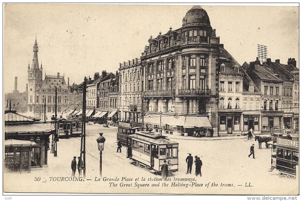 Tourcoing - La Grande Place Et La Station Des Tramways - Tourcoing