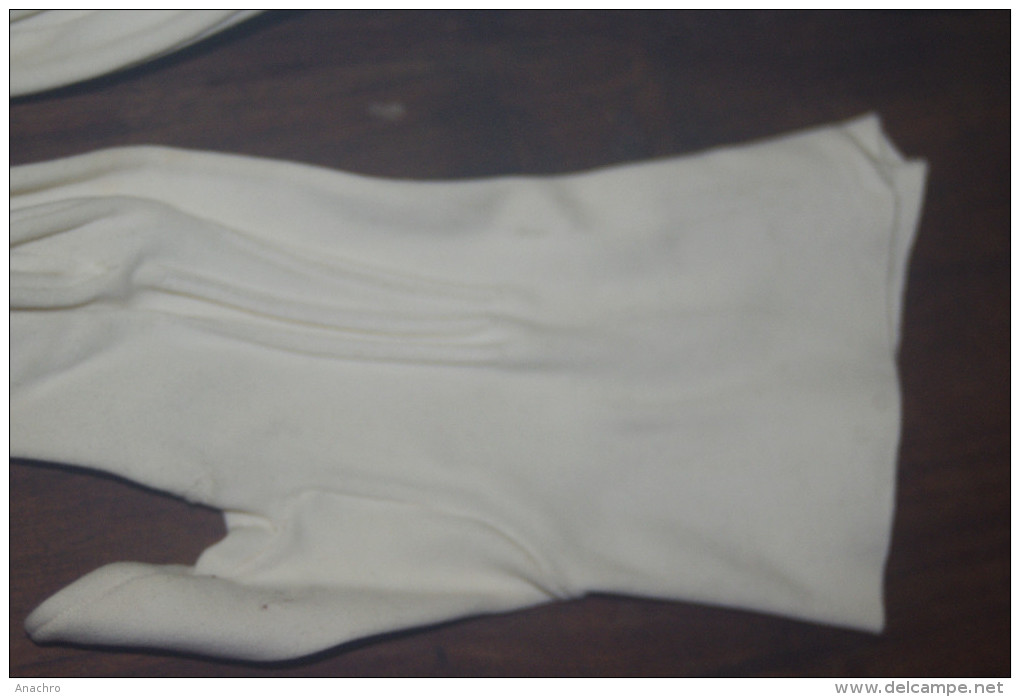 GANTS Imitation CUIR BLANC RETRO  FEMME Poignets Mousquetaires - Haute Couture