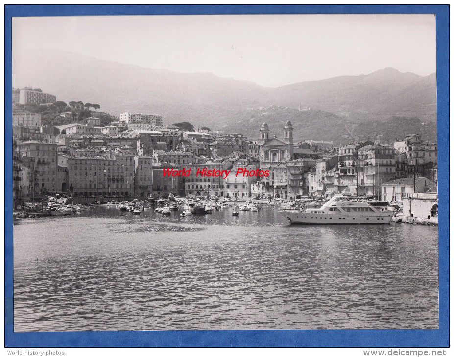 Photo Professionnelle - BASTIA , Corse - Vue Du Port Et De La Ville - Barcos