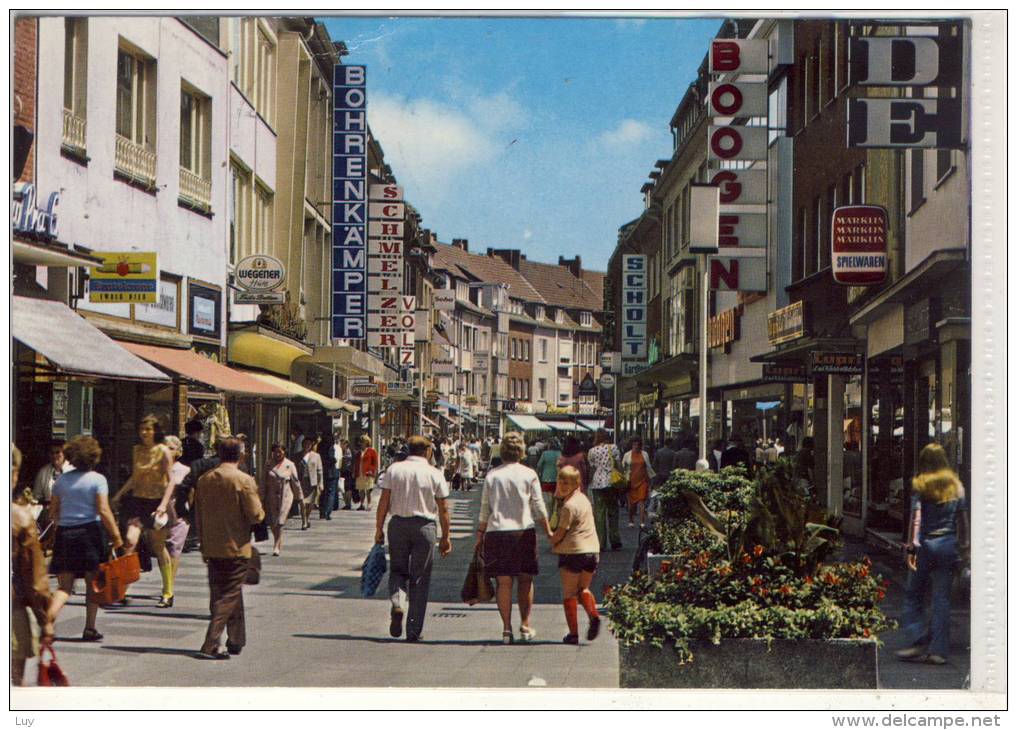 DINSLAKEN - Blick In Die Neustraße - Dinslaken