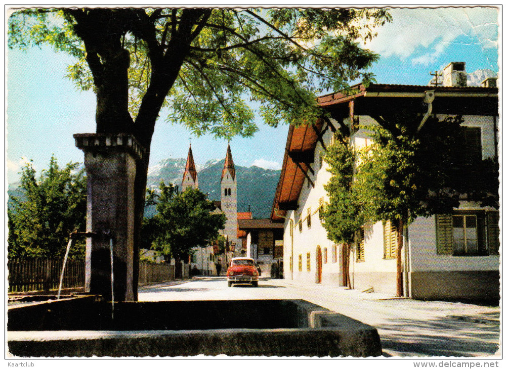 Telfs: SIMCA ARONDE 1300 ('57)  - Pfarrkirche Gegen Mieminger Kette,  Tirol  - Austria/Österreich - Voitures De Tourisme