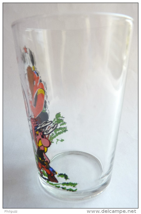 VERRE ASTERIX AMORA 1968 12sd A ASSOME UN BARBARE AVEC SA PROPRE MASSUE - SANS DATE - Art De La Table