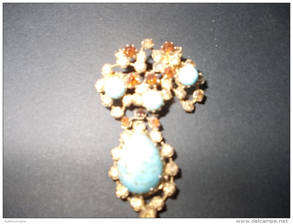 BELLE BROCHE 1920  D´ORIGINE  STRASS ET 3 TURQUOISES - COMPLETE- FERMOIR ANCIEN- HAUTEUR:6cm - Brooches