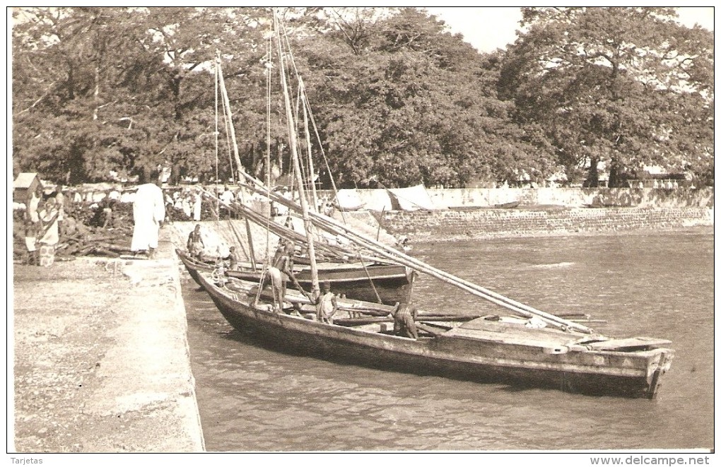 POSTAL DE PIROGUE AU PORT EN AFRIQUE OCCIDENTAL FRANCAISE (CI. PEP'S) - Sin Clasificación