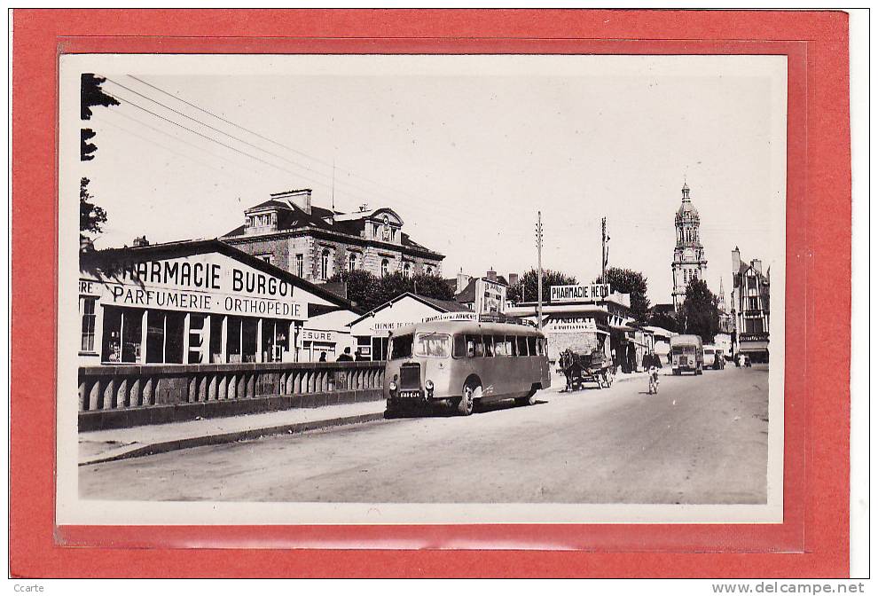 AVRANCHES (50) / COMMERCES / PARMACIES / TRANSPORT / AUTOBUS / Rue Du General De Gaulle, Pharmacie BURGOT Et Bus - Avranches