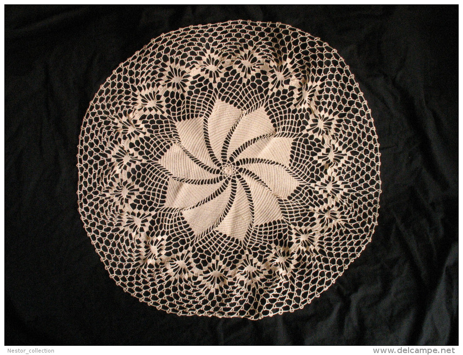 Grand Centre De Table Napperon Crochet Rond - Other & Unclassified