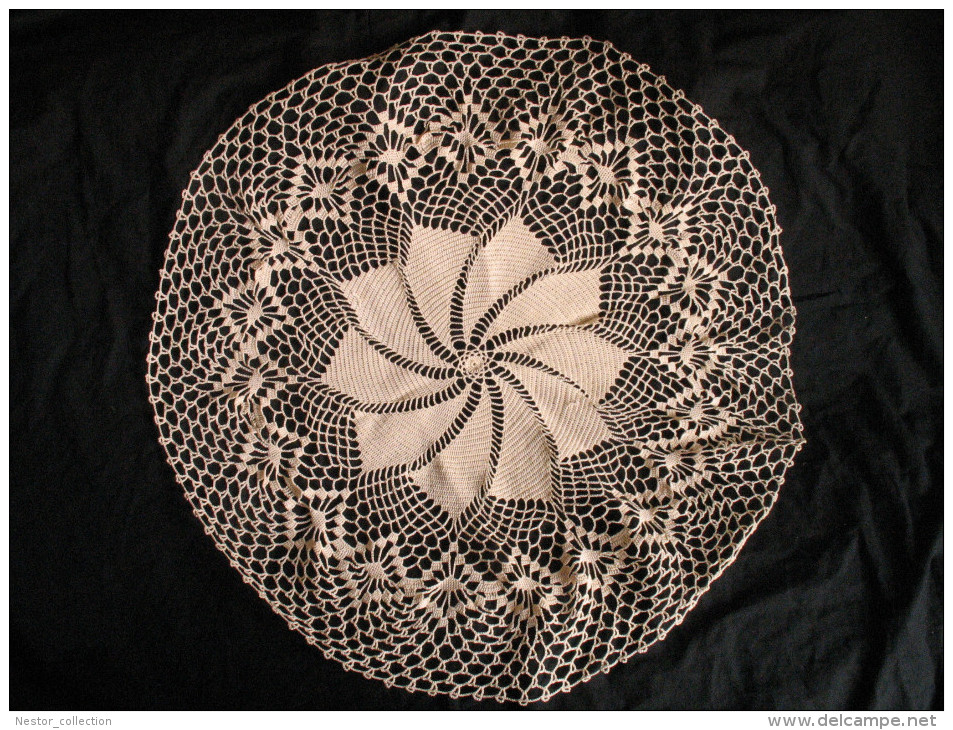 Grand Centre De Table Napperon Crochet Rond - Other & Unclassified