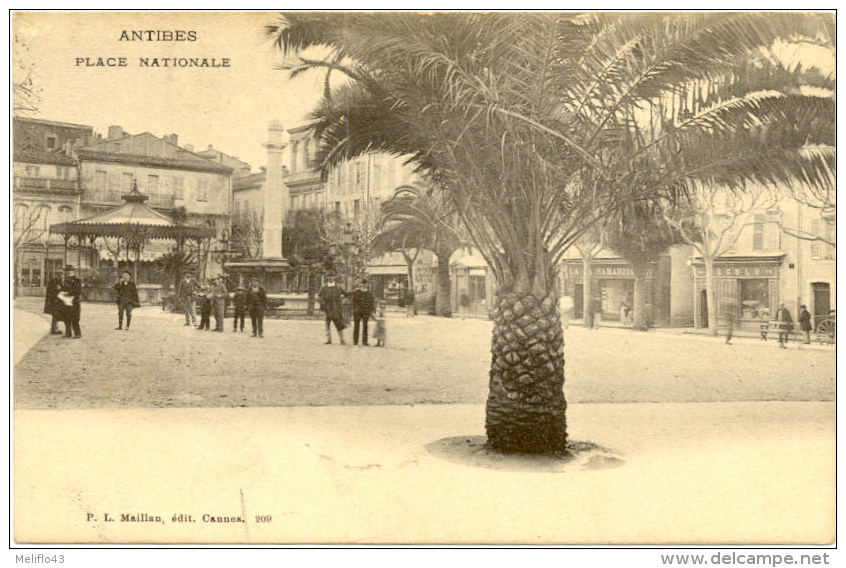 06/ CPA A  1900 - Antibes - Place Nationale - Antibes - Oude Stad