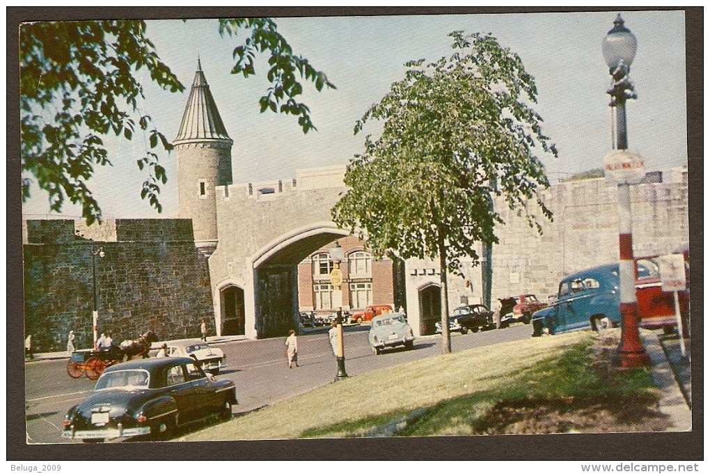 St John Gate Quebec Postcard Circa 1950 - Old Cars - Québec – Les Portes