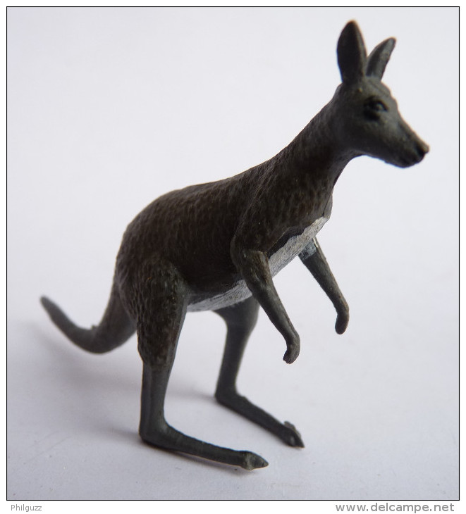 FIGURINE  BRITAINS ZOO - ANIMAUX ANIMAL SAUVAGE KANGOUROU Male - Armee