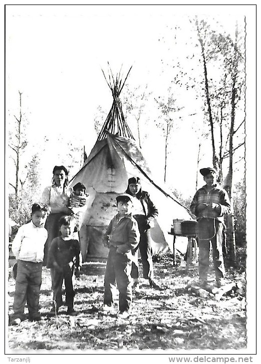 CPSM Indien Cris D'amérique. Famille Indienne Devant Le Wigam De Toile (ou Tepee) - Amerika