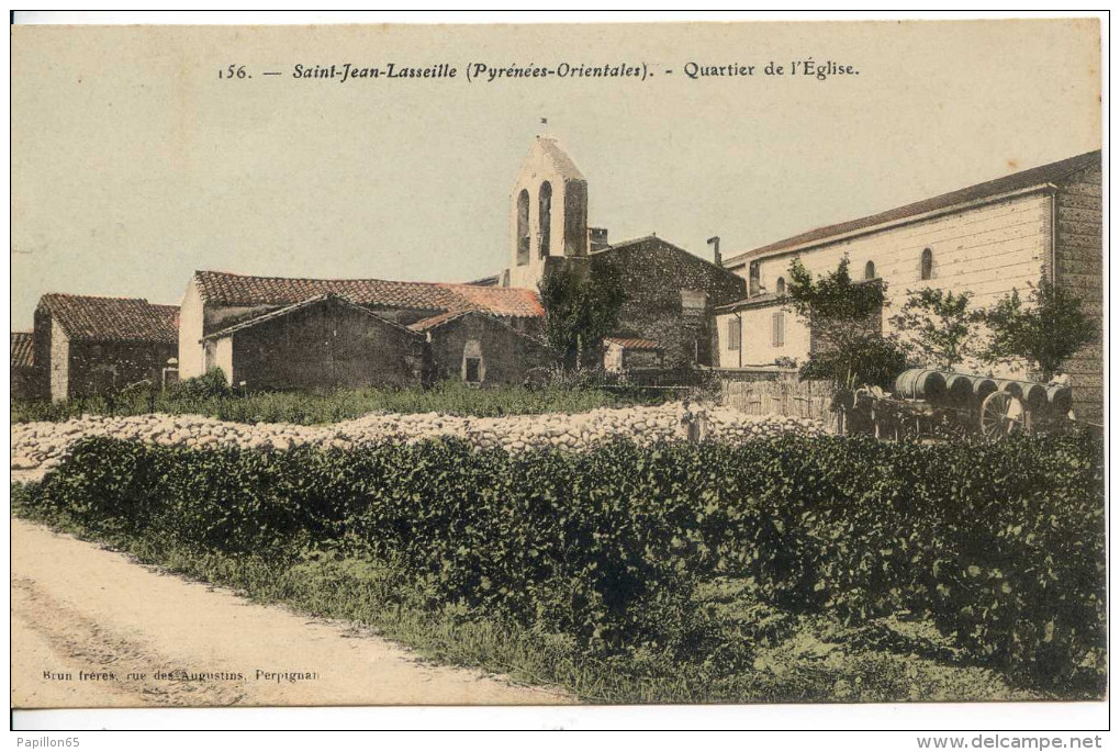 (66 Cpa) Saint Jean Lasseille  (Pyrénées-Orientales)  - Quartier De L'Eglise - Autres & Non Classés