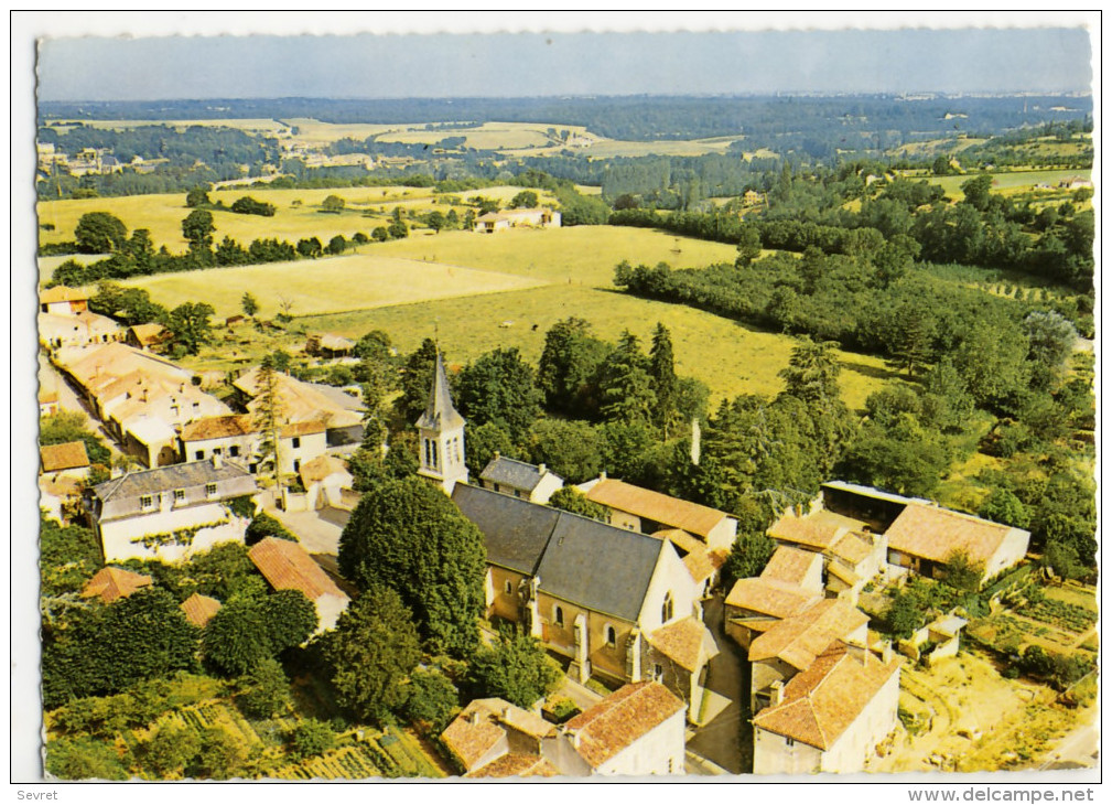 SMARVES. - L'Eglise . CPM Dentelée - Smarves