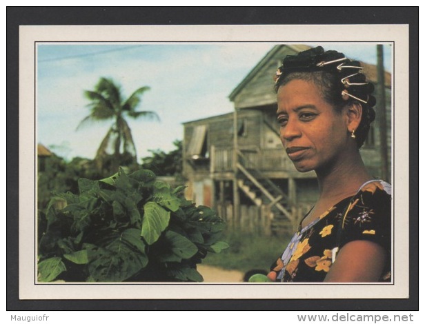 DF / ETHNIQUE ET CULTURE / AMERIQUE CENTRALE / BELIZE / PORTRAIT DE FEMME - America