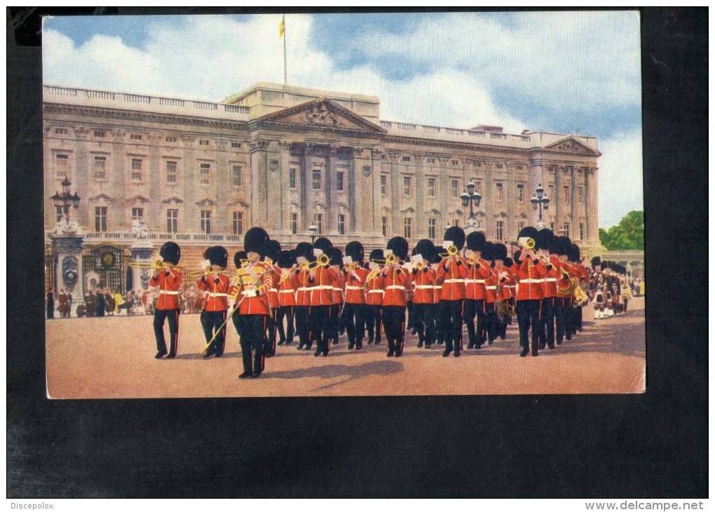 F2856 Band Of Scots Guards Followed By Pipers - London, England - Military, Militaire, Uniformi, Uniform - Reggimenti