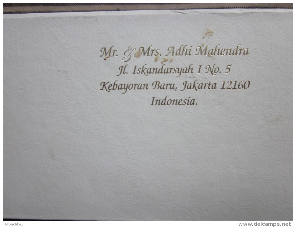 RARE Superbe Faire part de mariage de milliardaire d´Indonésie à Jakarta Tissu pochettes brodée fil couleur argent+ étui
