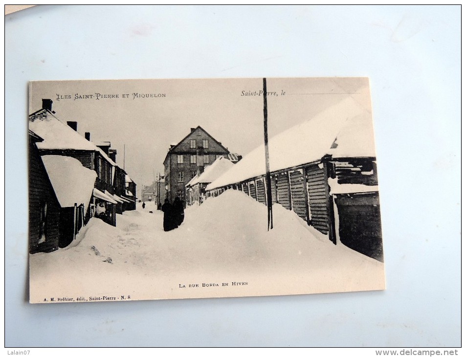 Carte Postale Ancienne : Iles Saint-Pierre Et Miquelon : La Rue Borda En Hiver, Animé - Saint-Pierre-et-Miquelon