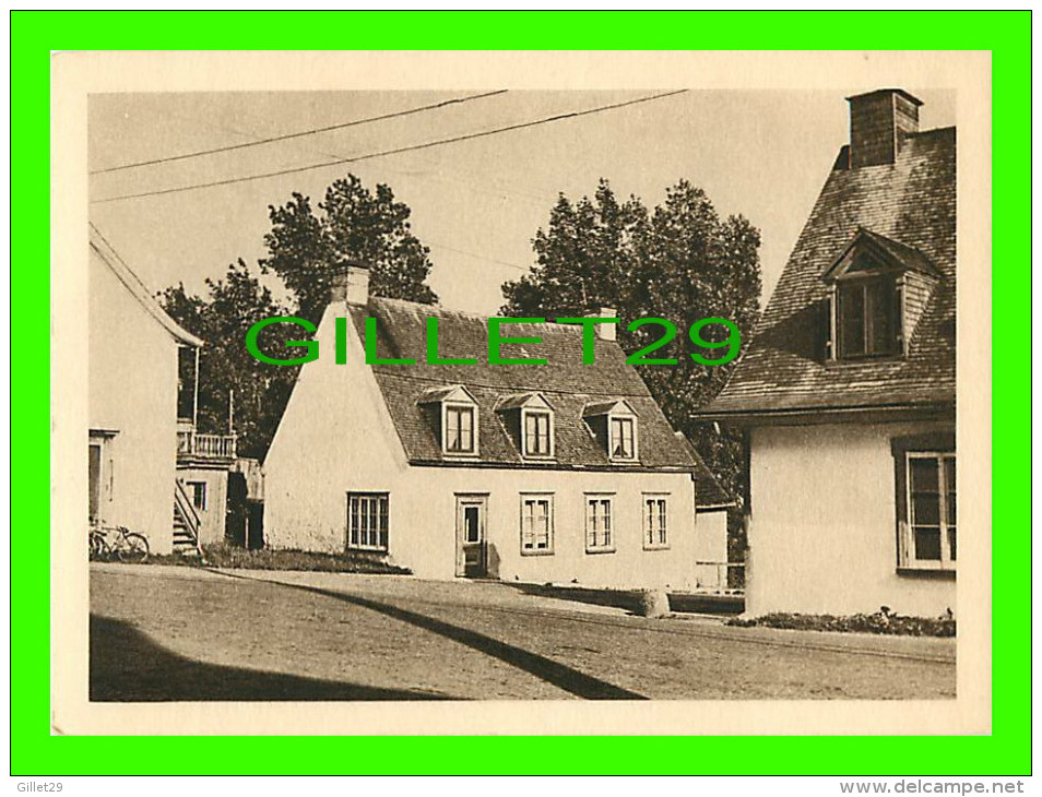 BEAUPORT, QUÉBEC - VIEILLES MAISONS DE PIERRE SE DRESSENT LE LONG DE LA ROUTE - MONTMINY & CIE - - Québec - Beauport