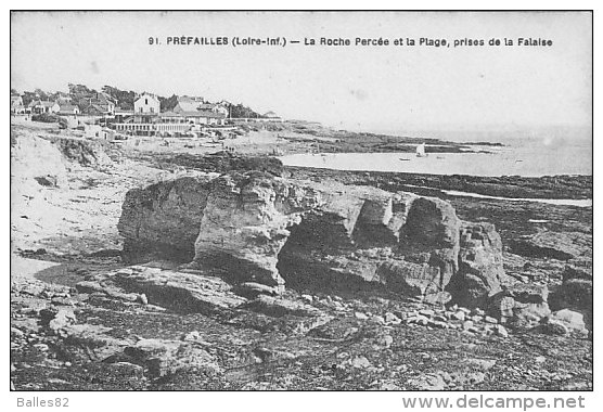 44 - PREFAILLES - La Roche Percée Et La Plage - TBE - Préfailles