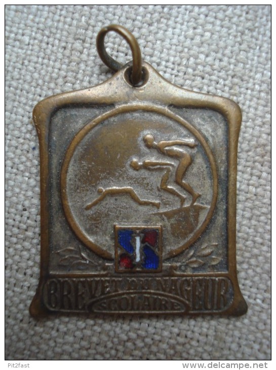 Pendentif Médaille 1925 " Brevet Du Nageur Scolaire " Journal L'Intransigeant - Début XXème Siècle - Ecole - Natation !! - Natation