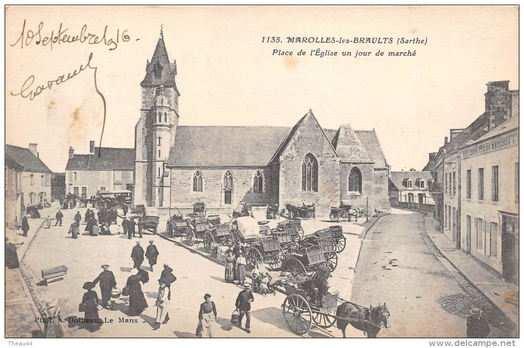¤¤  -    1135   -   MAROLLES-les-BRAULTS   -  Place De L'Eglise Un Jour De Marché   -  ¤¤ - Marolles-les-Braults