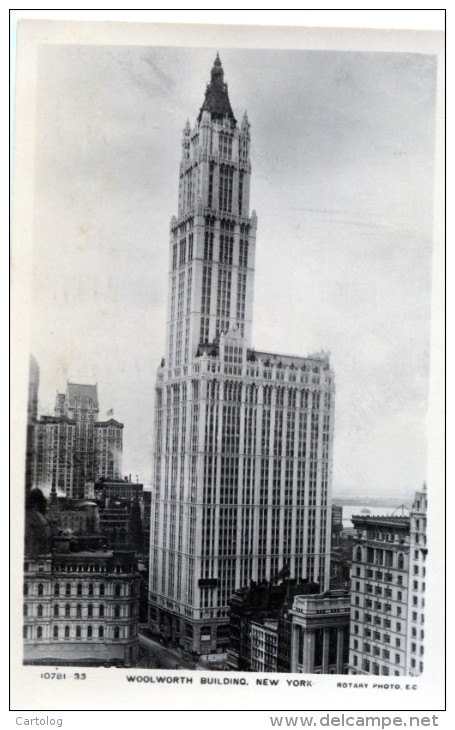 Woolworth Building. New York - Broadway