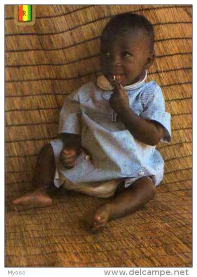 RWANDA Afrique Centrale Enfant, Child, Trousseau De Clefs - Ruanda