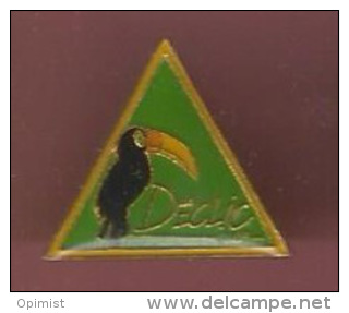 39877-Pin's.Declic Surf.Toucan.oiseau.. - Waterski