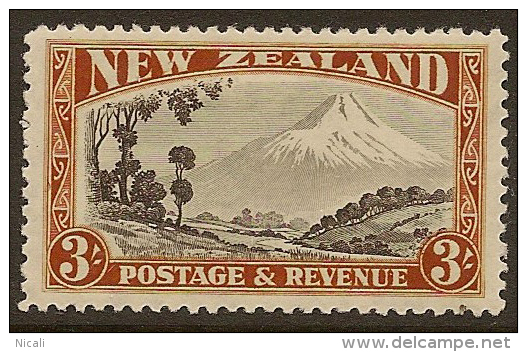 NZ 1935 3/- Mt Egmont P12.5 SG 590b HM #IR43 - Unused Stamps