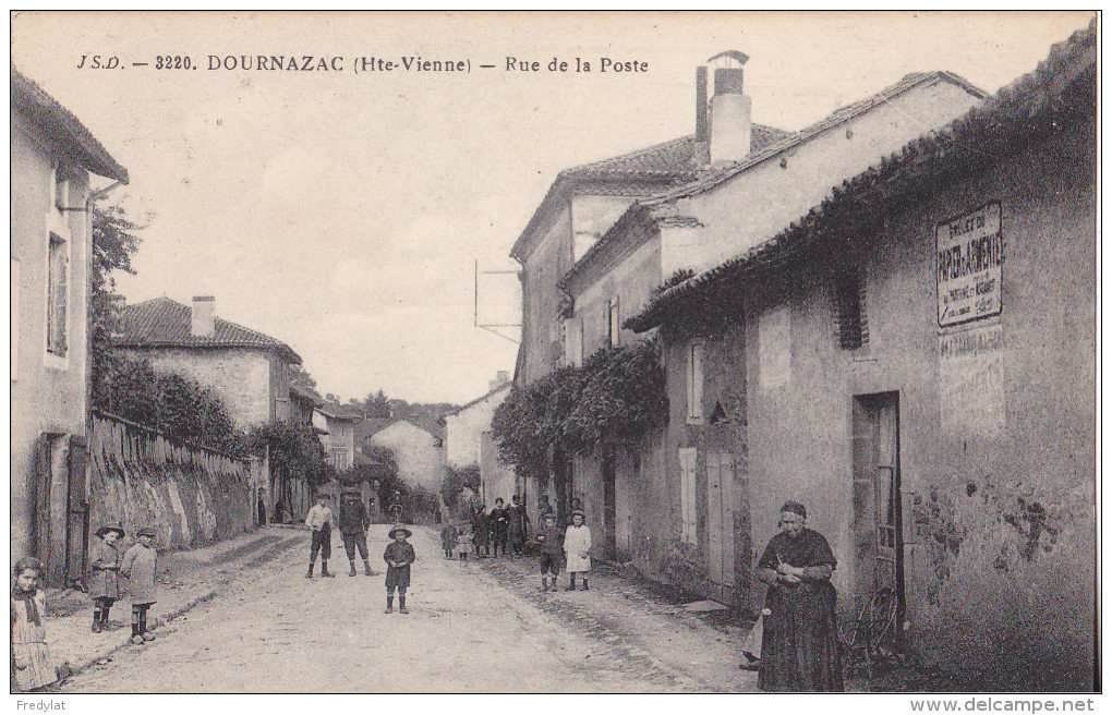 ST- DOURNAZAC  EN HAUTE VIENNE RUE DE LA POSTE    - CPA      VOIR DESCRIPTIF CI-DESSOUS - Altri & Non Classificati